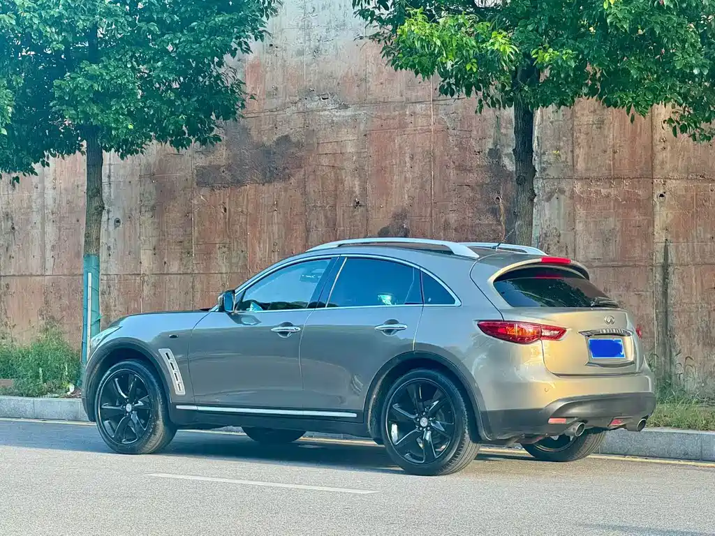 Infiniti FX — миниатюра 5