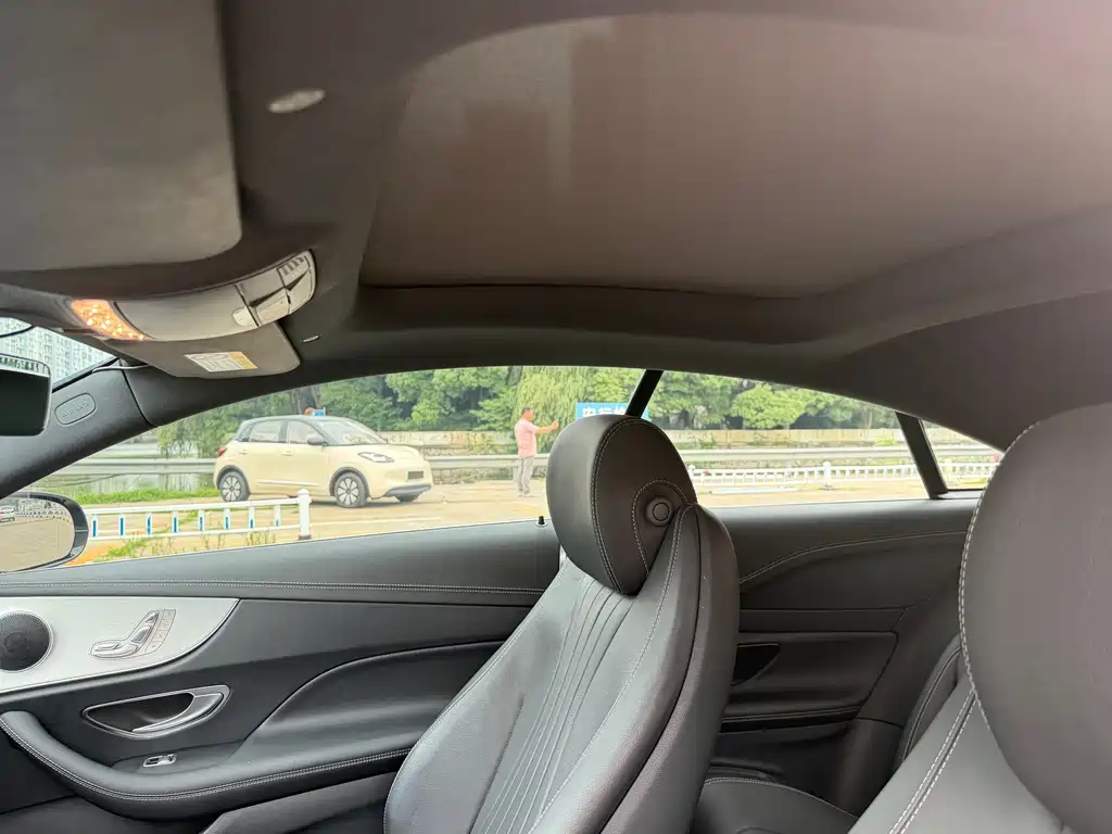 Mercedes-Benz E-Class (Import) — миниатюра 9