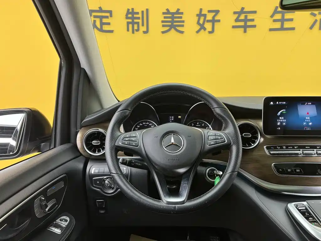 Mercedes-Benz V-Class — миниатюра 25