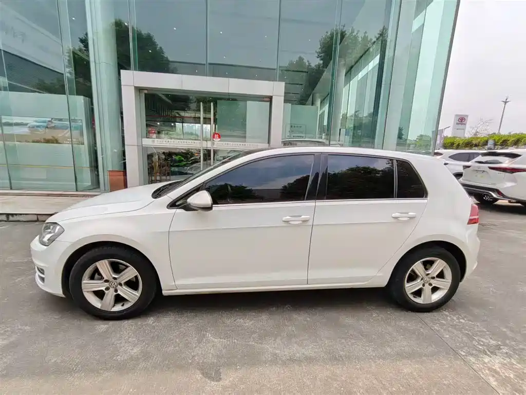 Volkswagen Golf 2016 230TSI AT Comfort