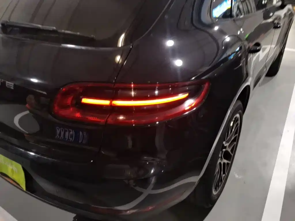 Porsche Macan — миниатюра 8