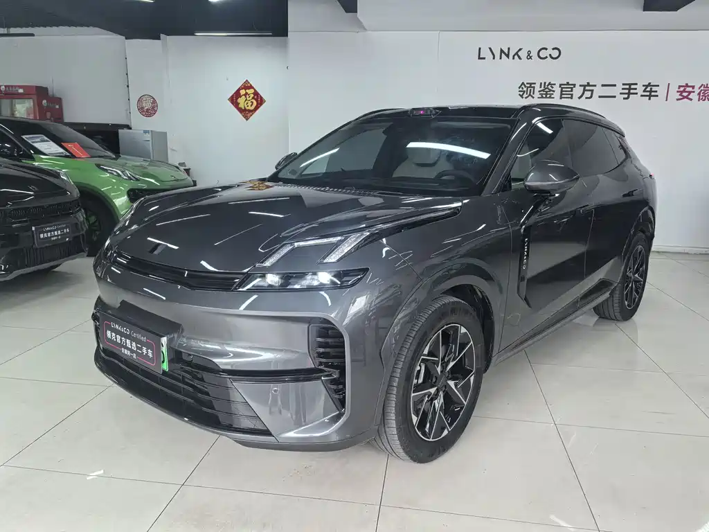 Lynk & Co 08 EM-P 2025