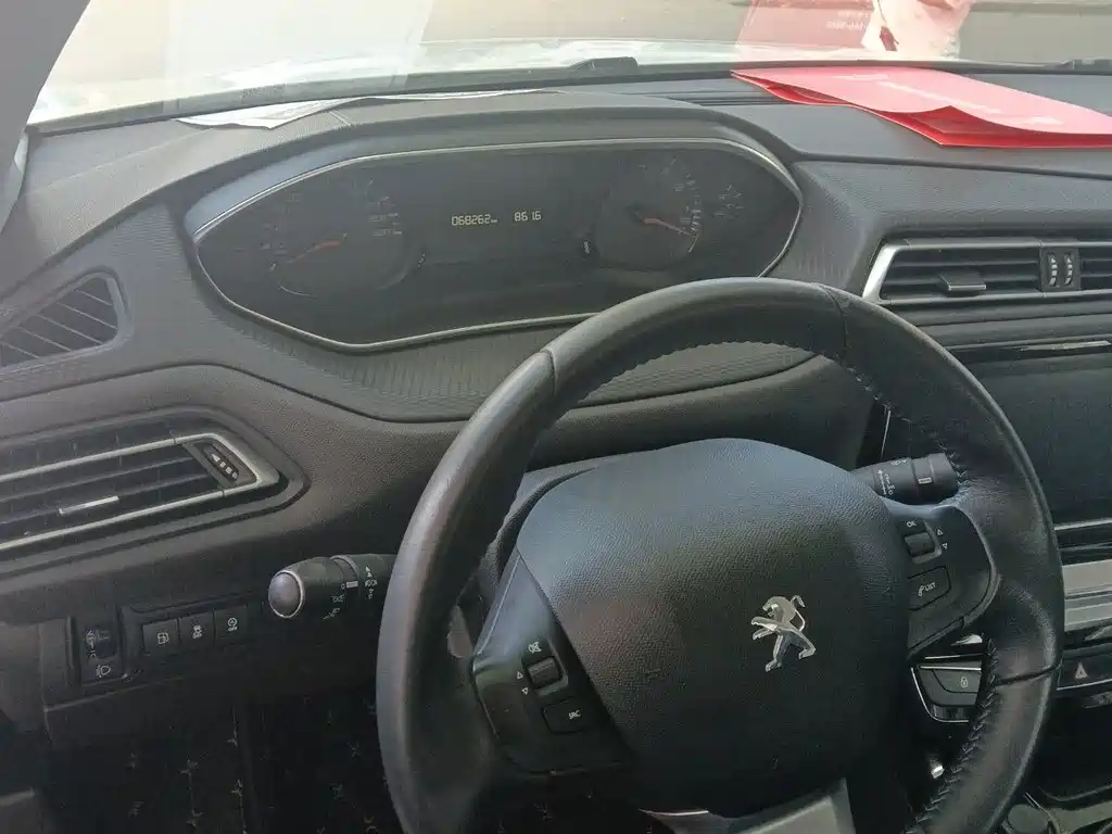 Peugeot 308 — миниатюра 5