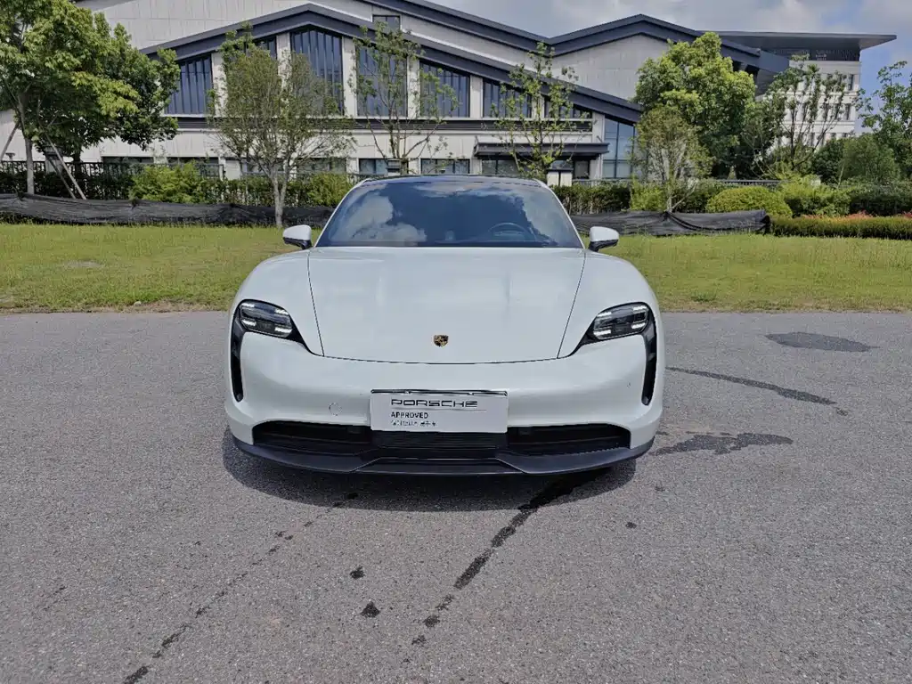 Porsche Taycan — миниатюра 4