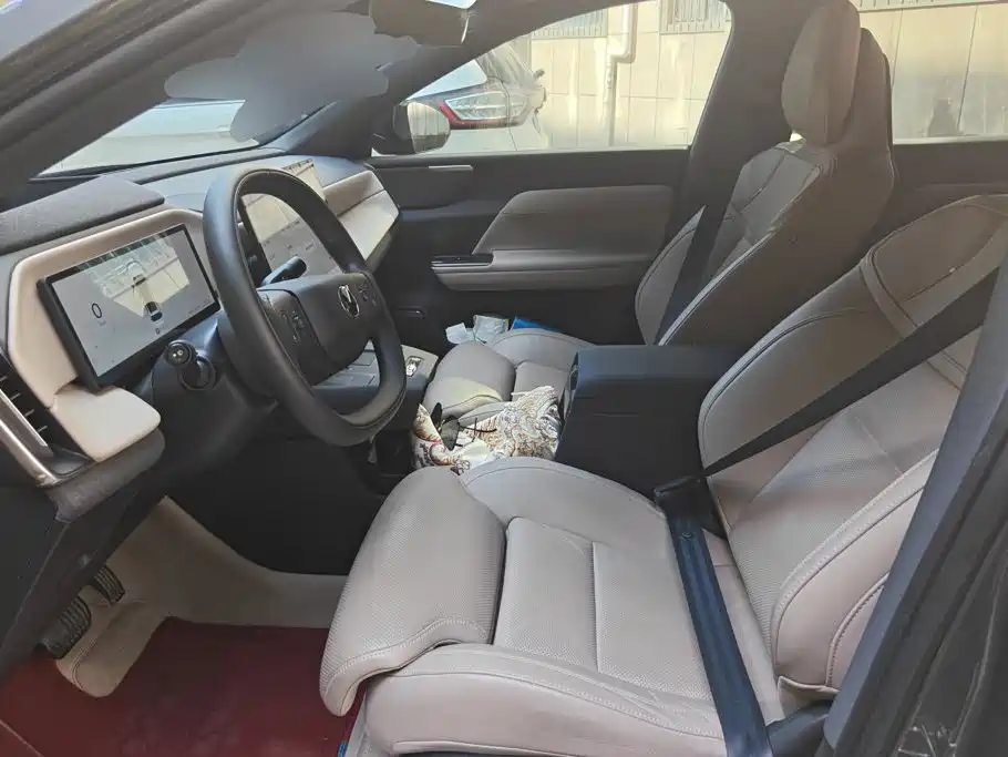Volvo XC70 PHEV — миниатюра 9