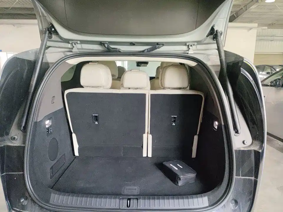 Li Auto Li MEGA — миниатюра 8