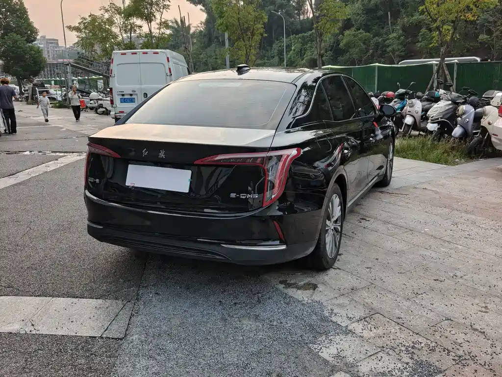 Hongqi Hongqi E-QM5 — миниатюра 6