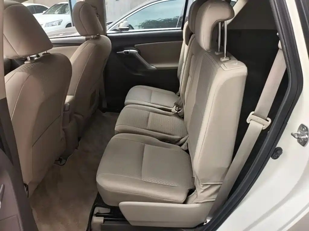 Toyota Verso — миниатюра 17
