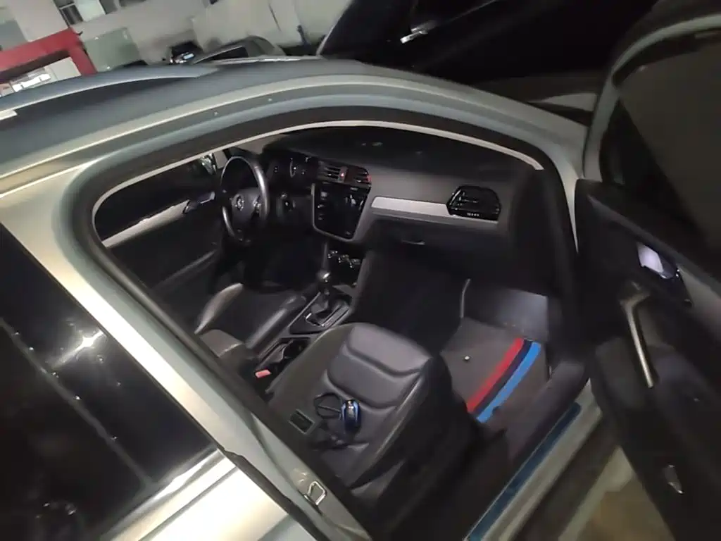 Volkswagen Tiguan L — миниатюра 9
