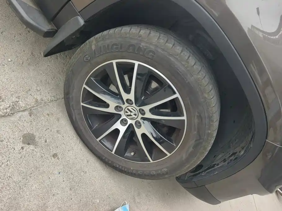 Volkswagen Tiguan — миниатюра 5