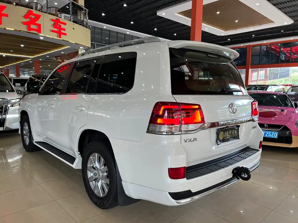 Toyota Land Cruiser — миниатюра 6
