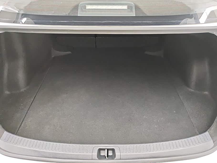 Toyota Levin 1.2 л 2021 г. Белый, пробег 22799 км