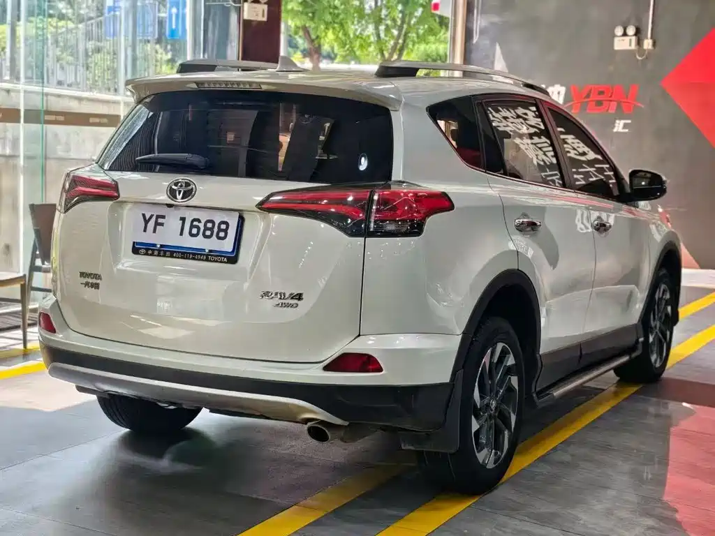 Toyota RAV4 — миниатюра 8