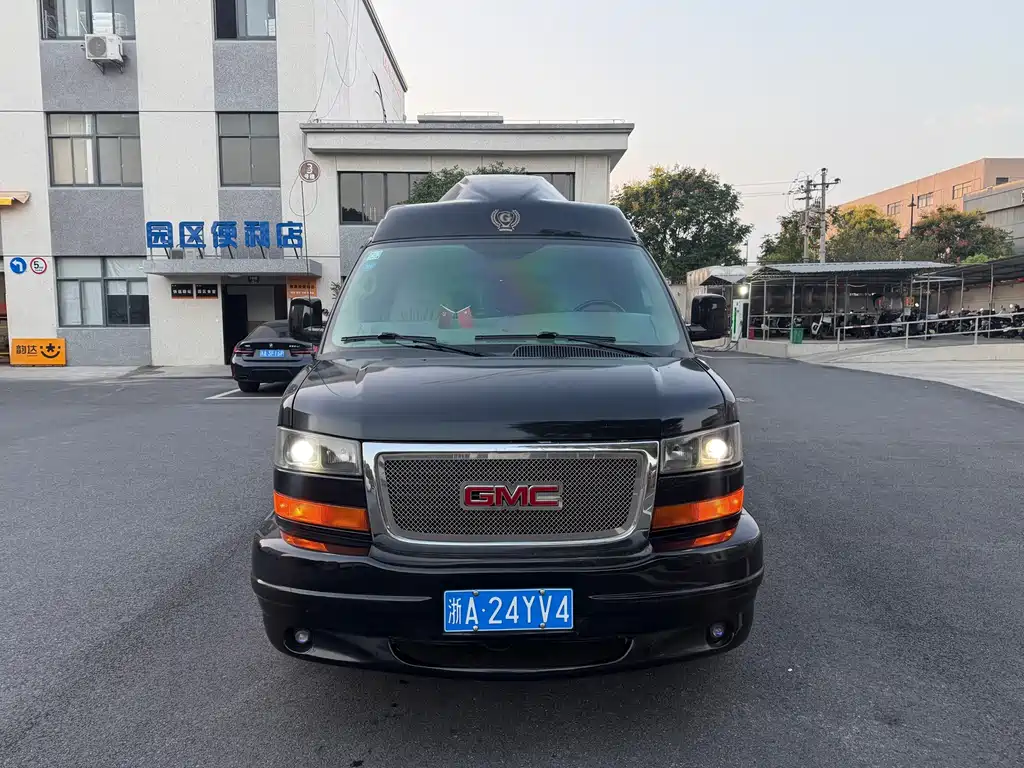 GMC Savana — миниатюра 2