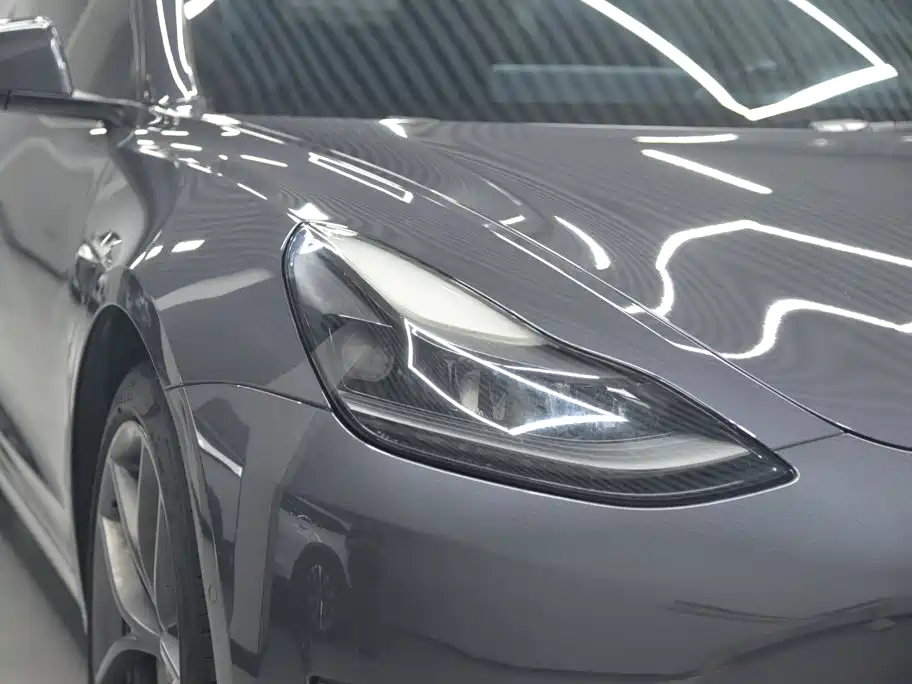Tesla Model 3 — миниатюра 4
