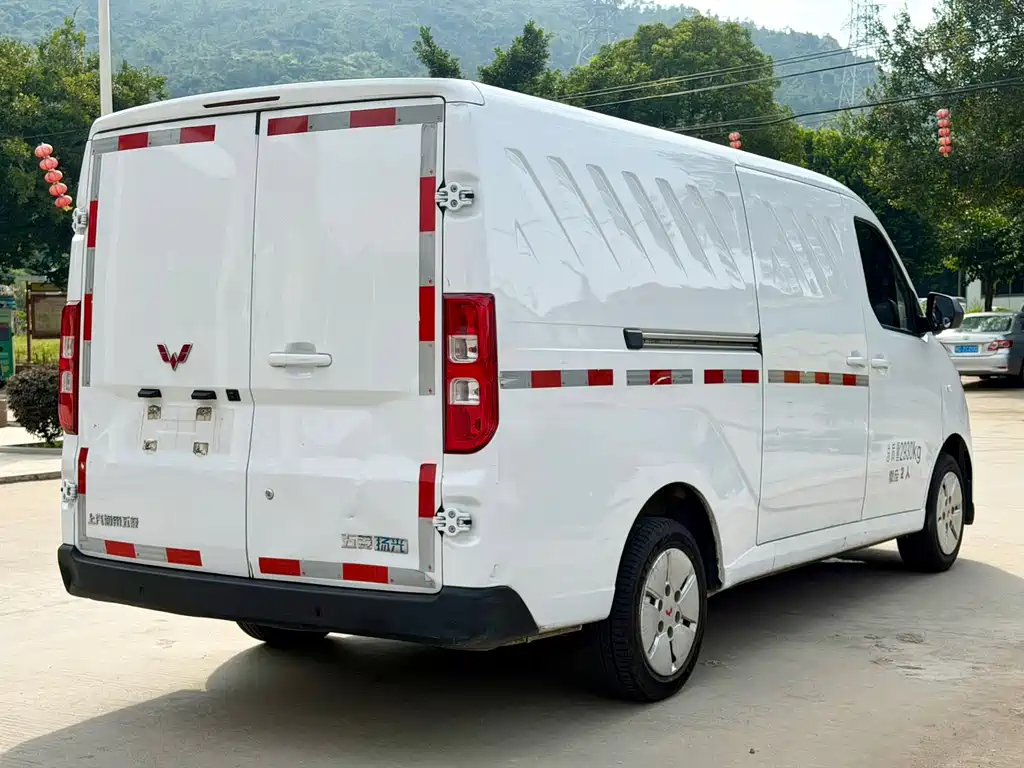 Wuling Yangguang — миниатюра 7