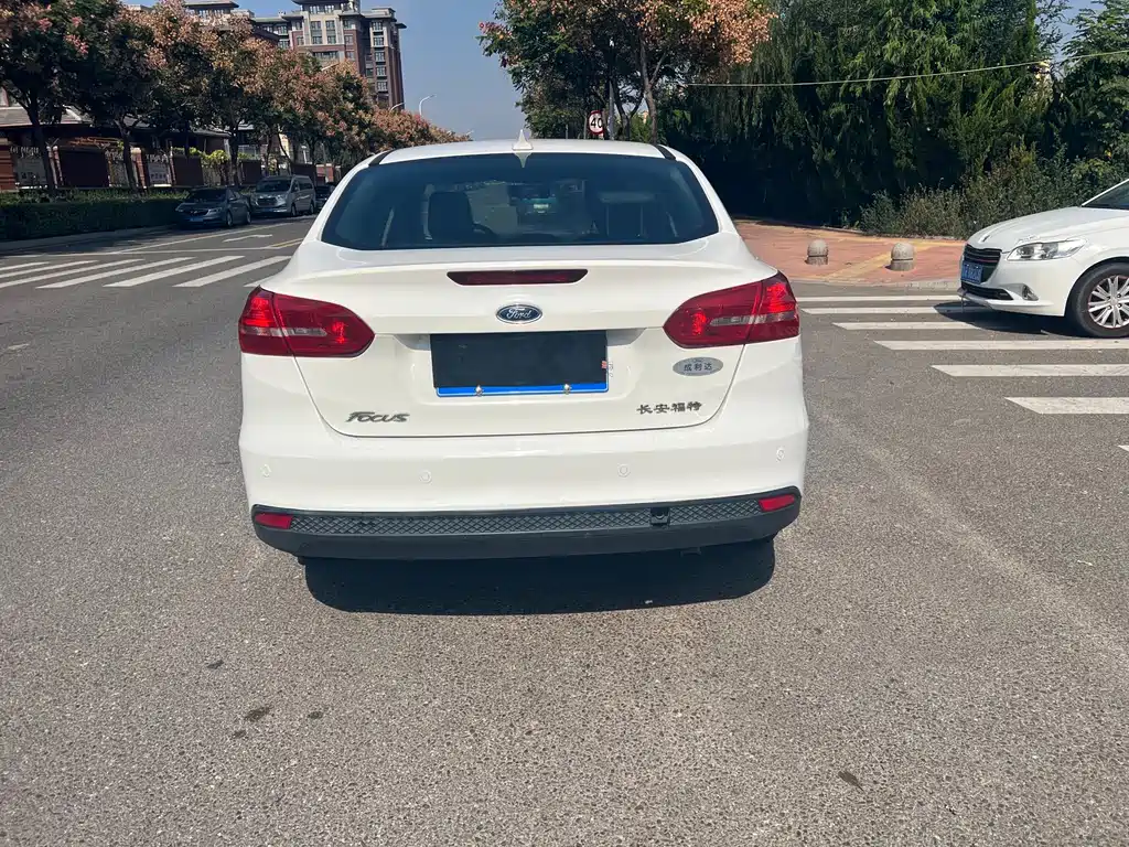 Ford Focus — миниатюра 4