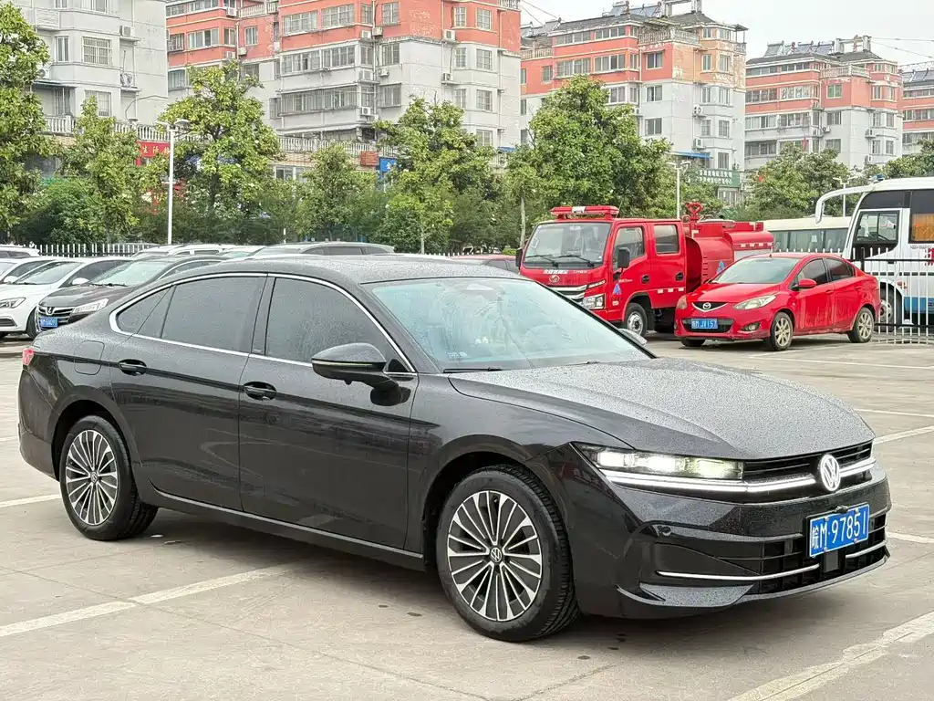 Volkswagen Magotan 2025