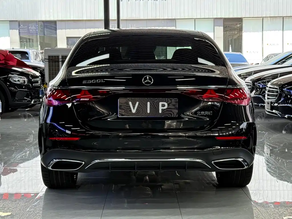 Mercedes-Benz E-Class — миниатюра 13