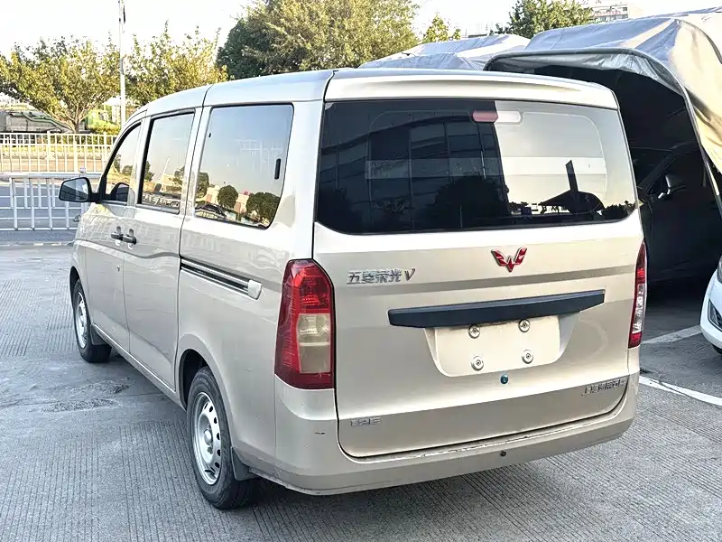 WULING AUTOMOBILE WULING RONGGUANG V