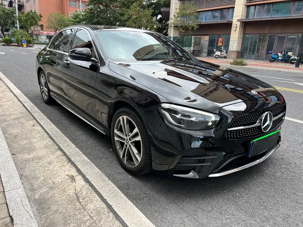 MERCEDES-BENZ E CLASS