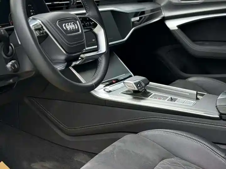 Audi A7L 2024 45 TFSI quattro