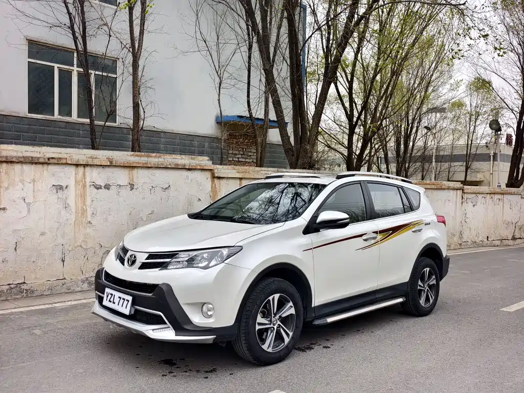 Toyota RAV4 2015