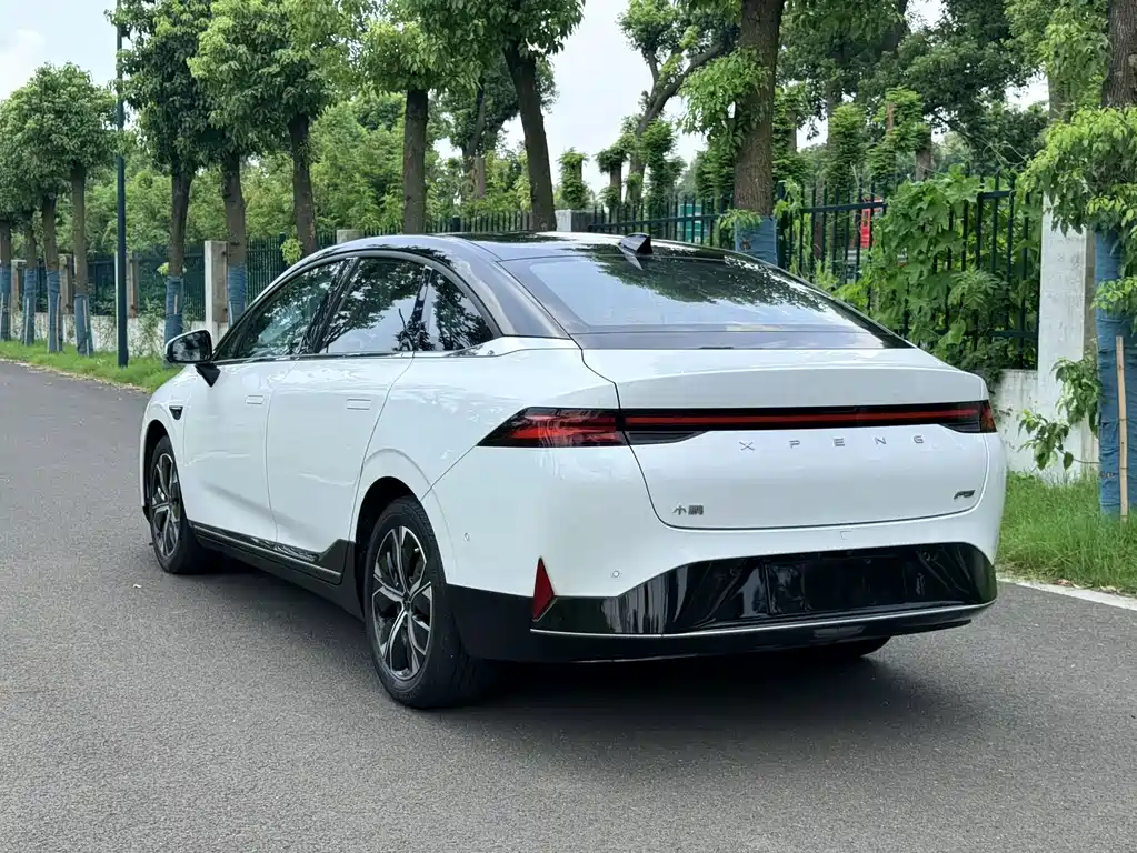 XPeng P5 — миниатюра 4