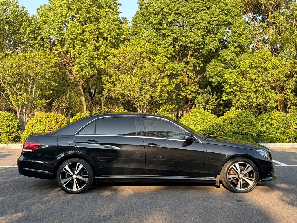 Mercedes-Benz E-Class — миниатюра 4