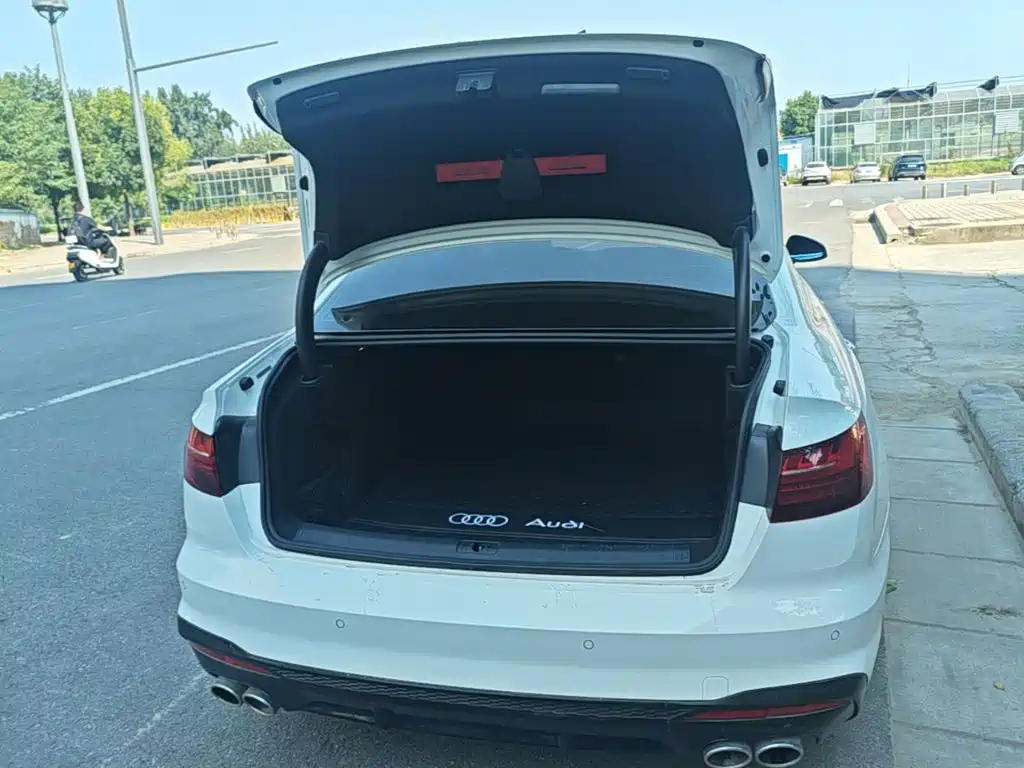 Audi A4L — миниатюра 19