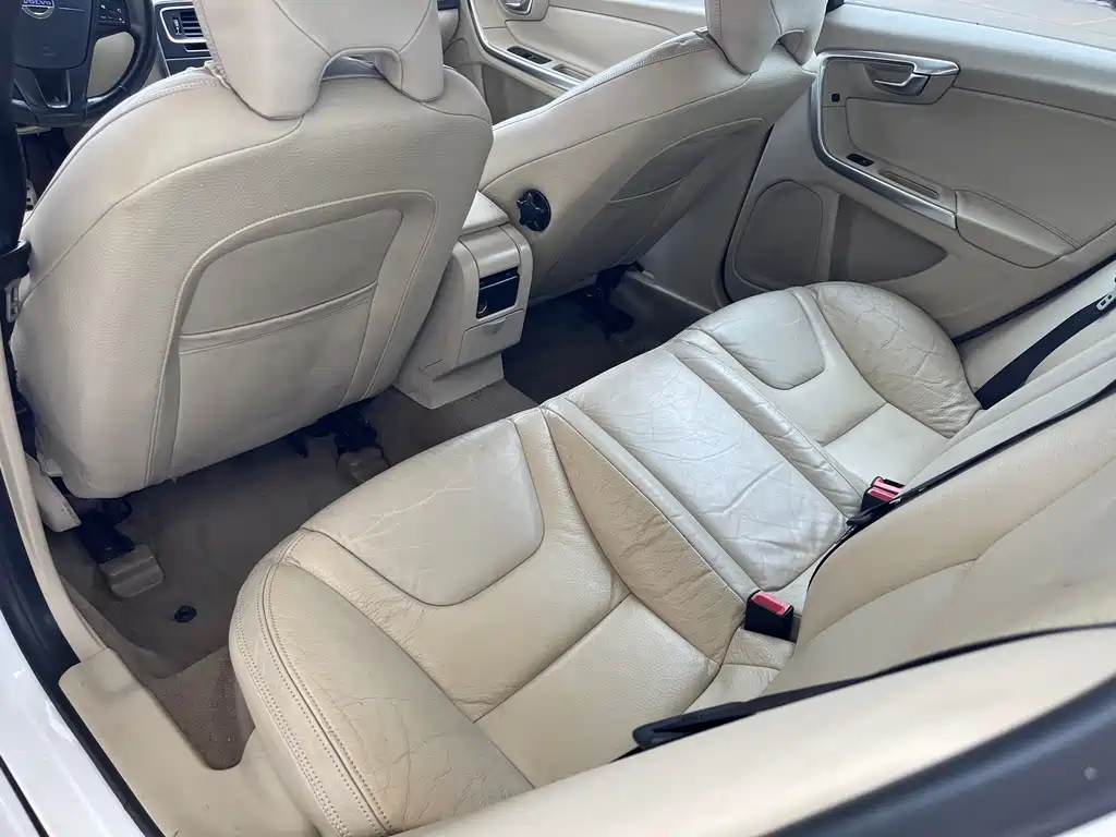 Volvo S60 (Import) — миниатюра 8