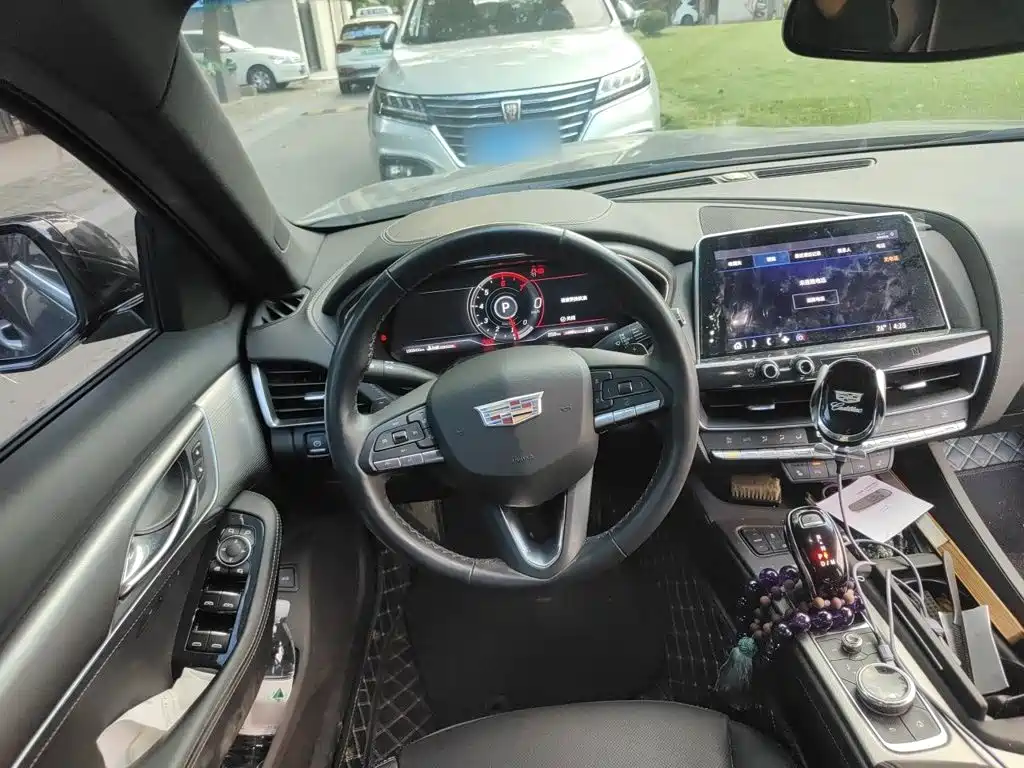Cadillac CT5 — миниатюра 6
