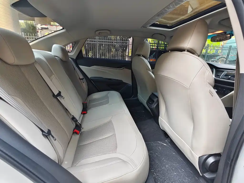 Buick Excelle — миниатюра 6