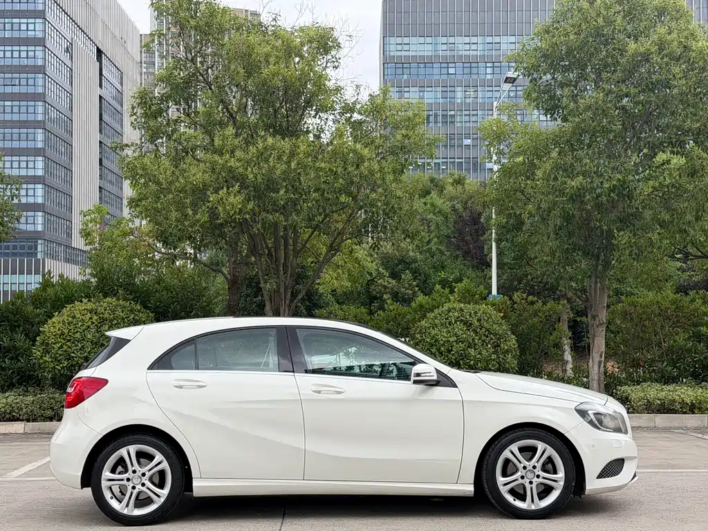 Mercedes-Benz A-Class A 2015 A 200 Fashion