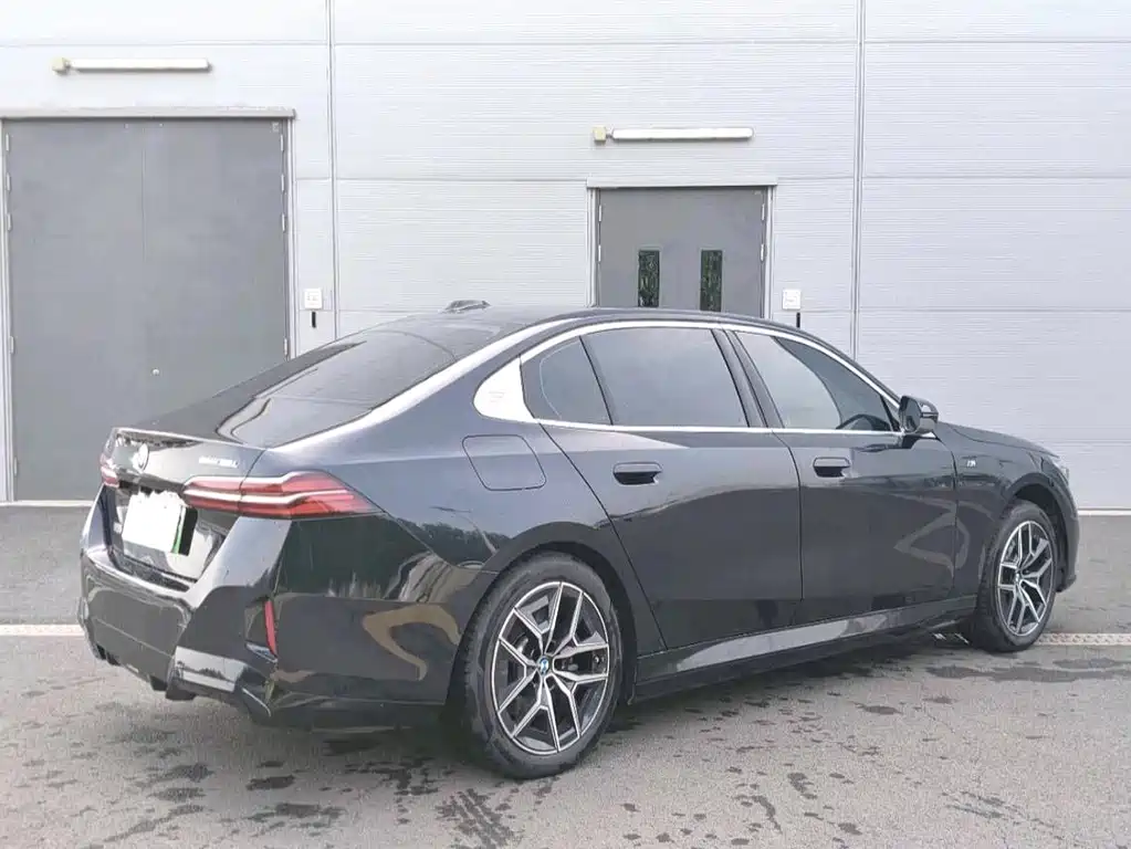 BMW i5 — миниатюра 5