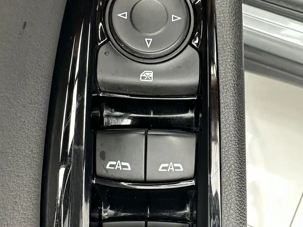 Chevrolet Volando — миниатюра 11