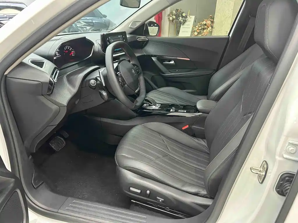 Peugeot 2008 — миниатюра 12