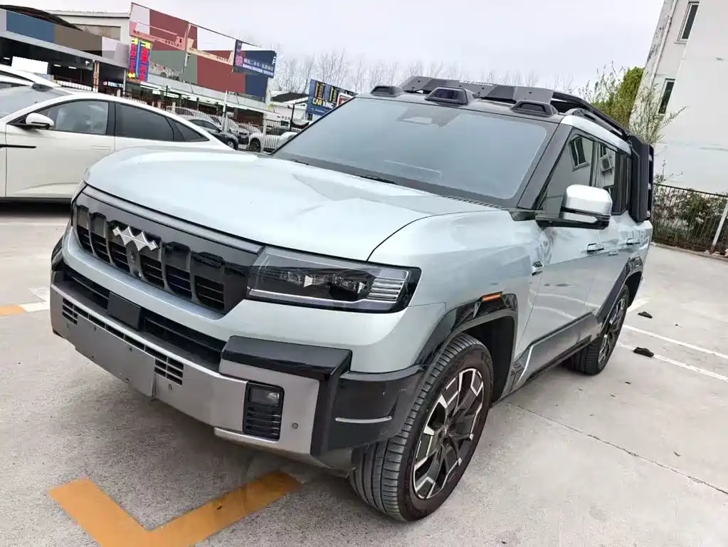 Fang Cheng Bao Leopard 8 2025