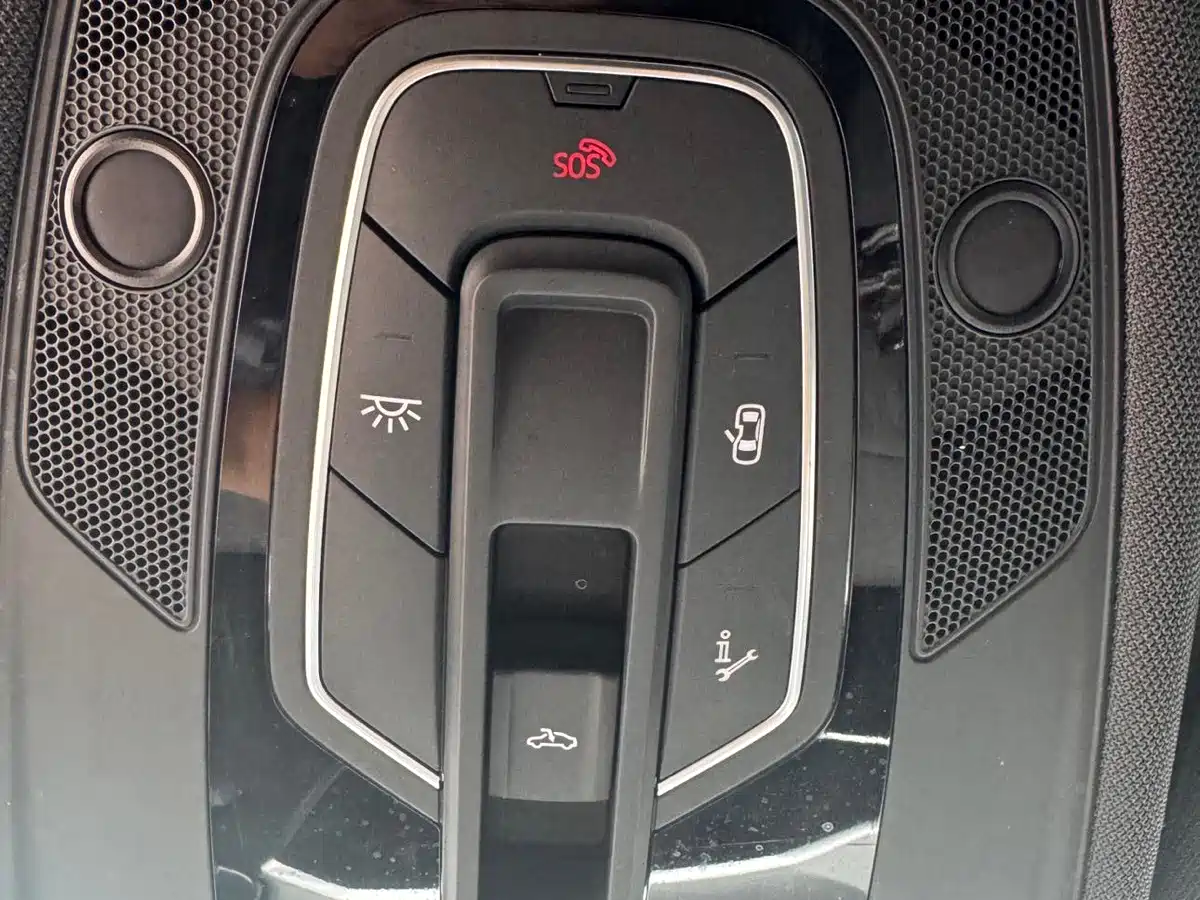 Audi A6L id 4674463 из Китая 14