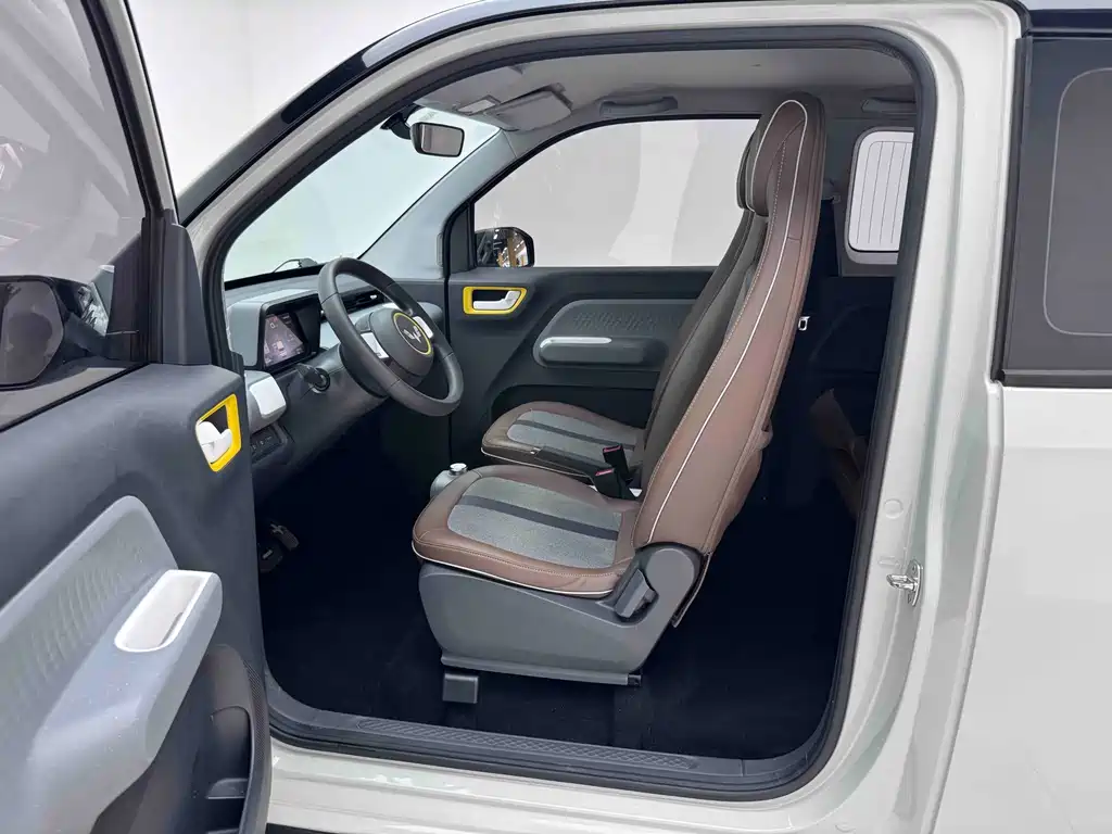 Wuling MINIEV — миниатюра 8