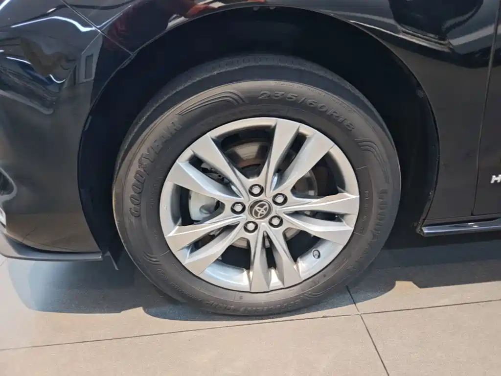 Toyota Sienna — миниатюра 23