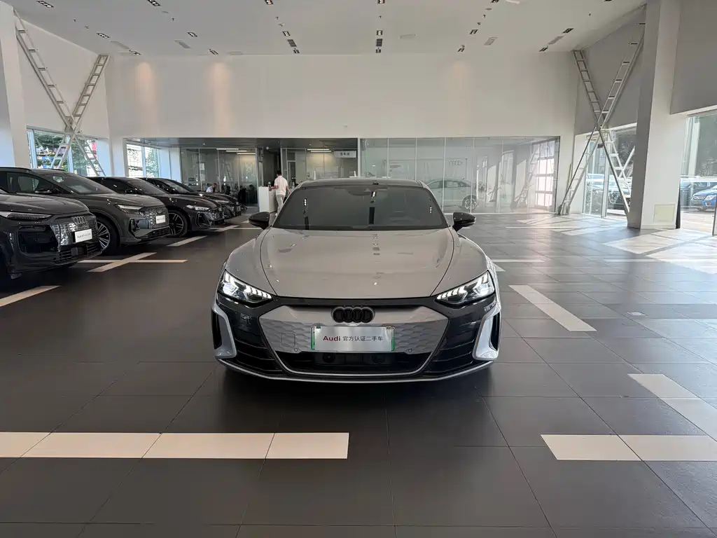Audi e-tron GT — миниатюра 2