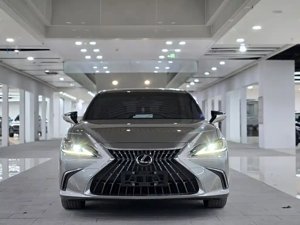 Lexus ES 2024 200 Premium