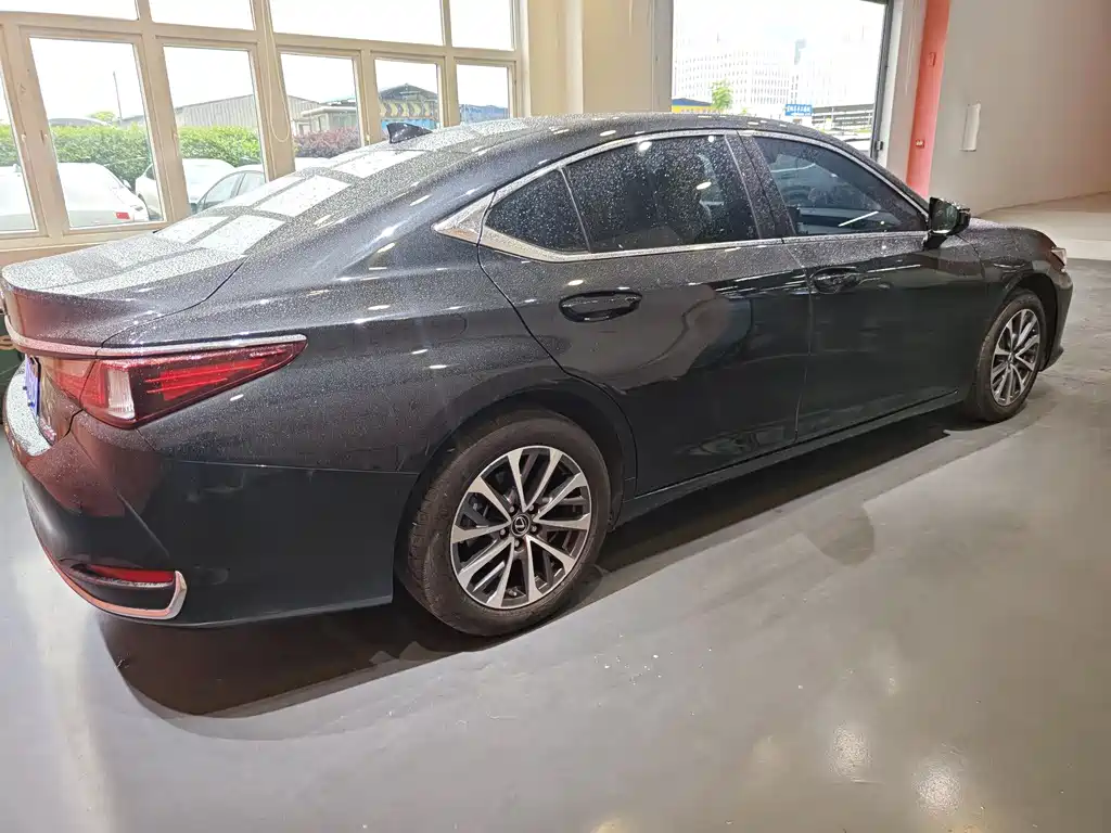 Lexus ES 2023 200