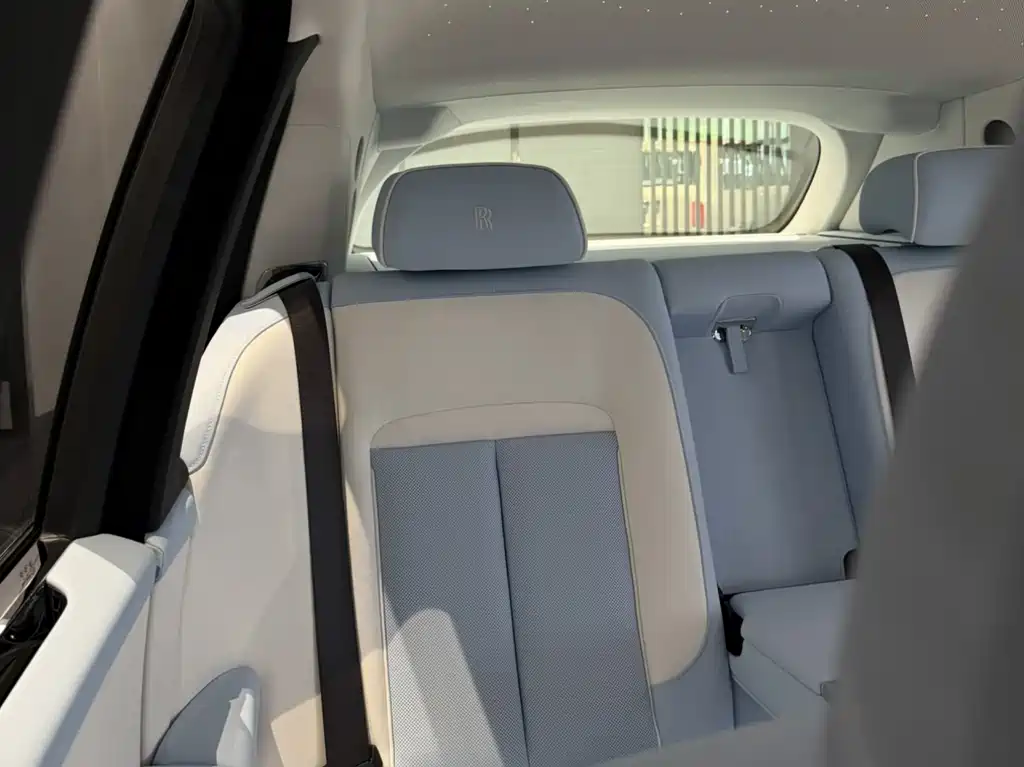 Rolls-Royce Cullinan 2026 Black Badge