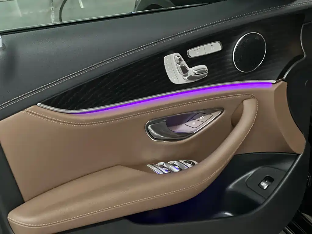 Mercedes-Benz E-Class — миниатюра 9