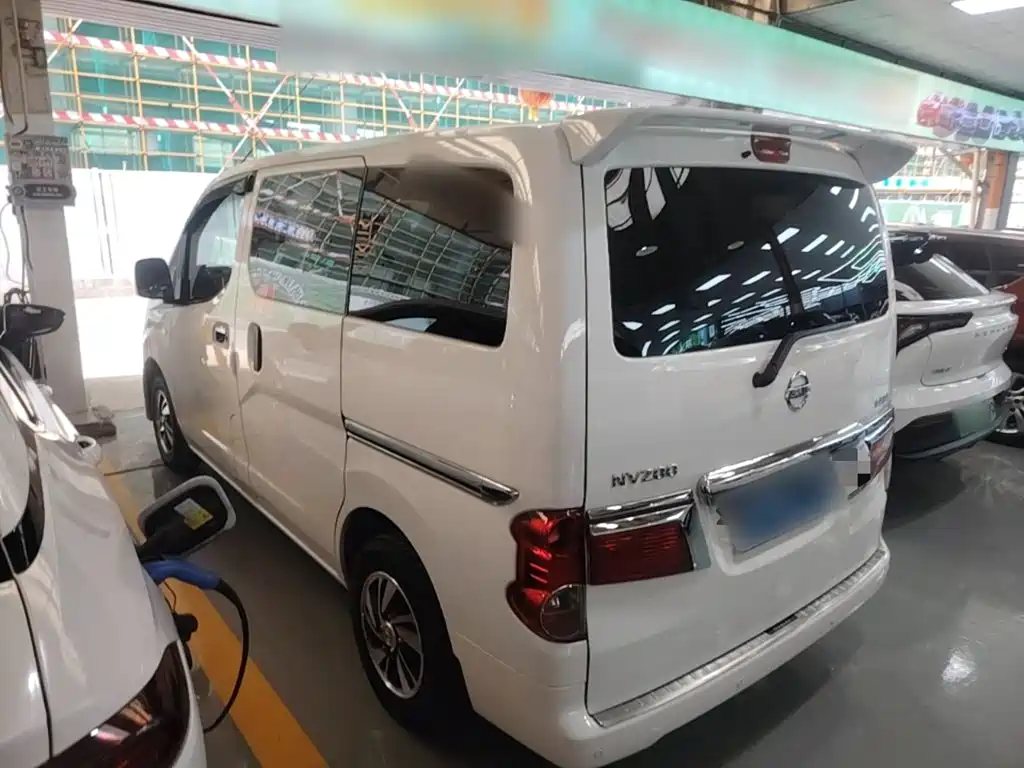 Nissan NV200 — миниатюра 5