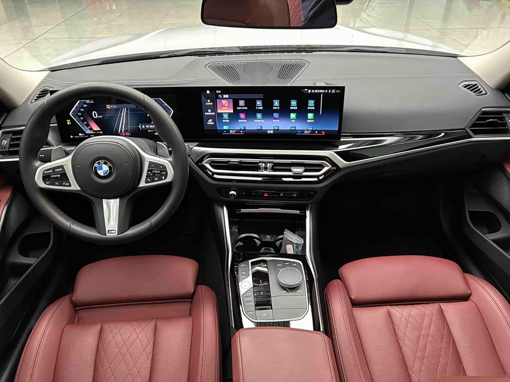 BMW 3 Series 2.0 л 2023 г. Белый, пробег 35000 км