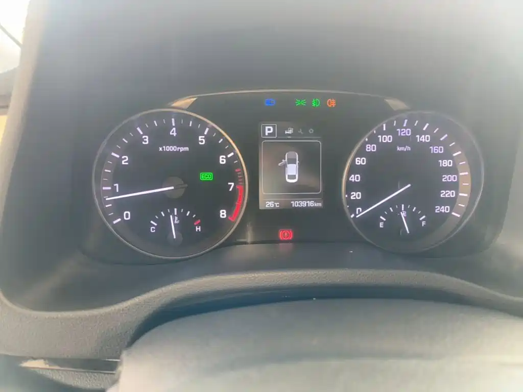 Hyundai Elantra — миниатюра 12