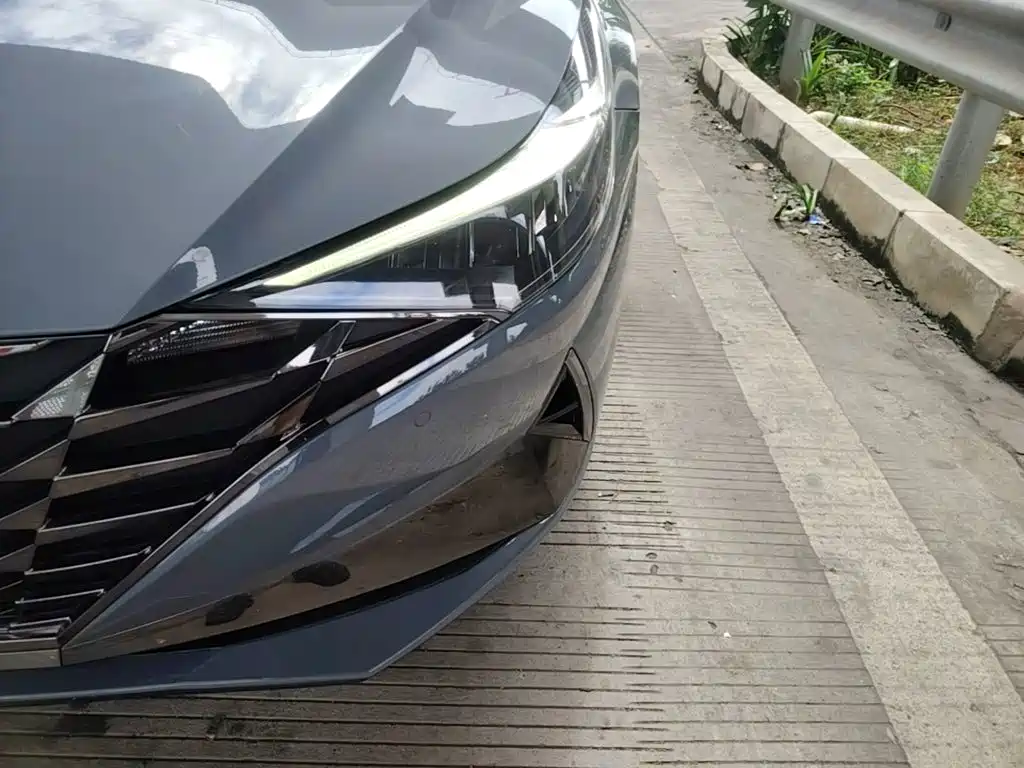 Hyundai Elantra — миниатюра 24